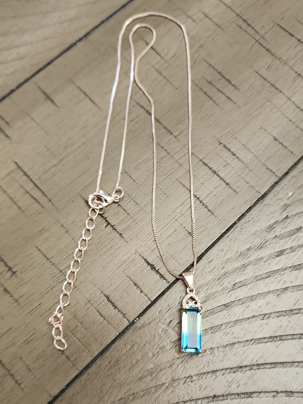 Elegant Bohemian, Rectanqular Teal Faux Crystal Tourmaline Necklace W/Cute Bow